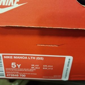 Nike Manoa LTH 5Y